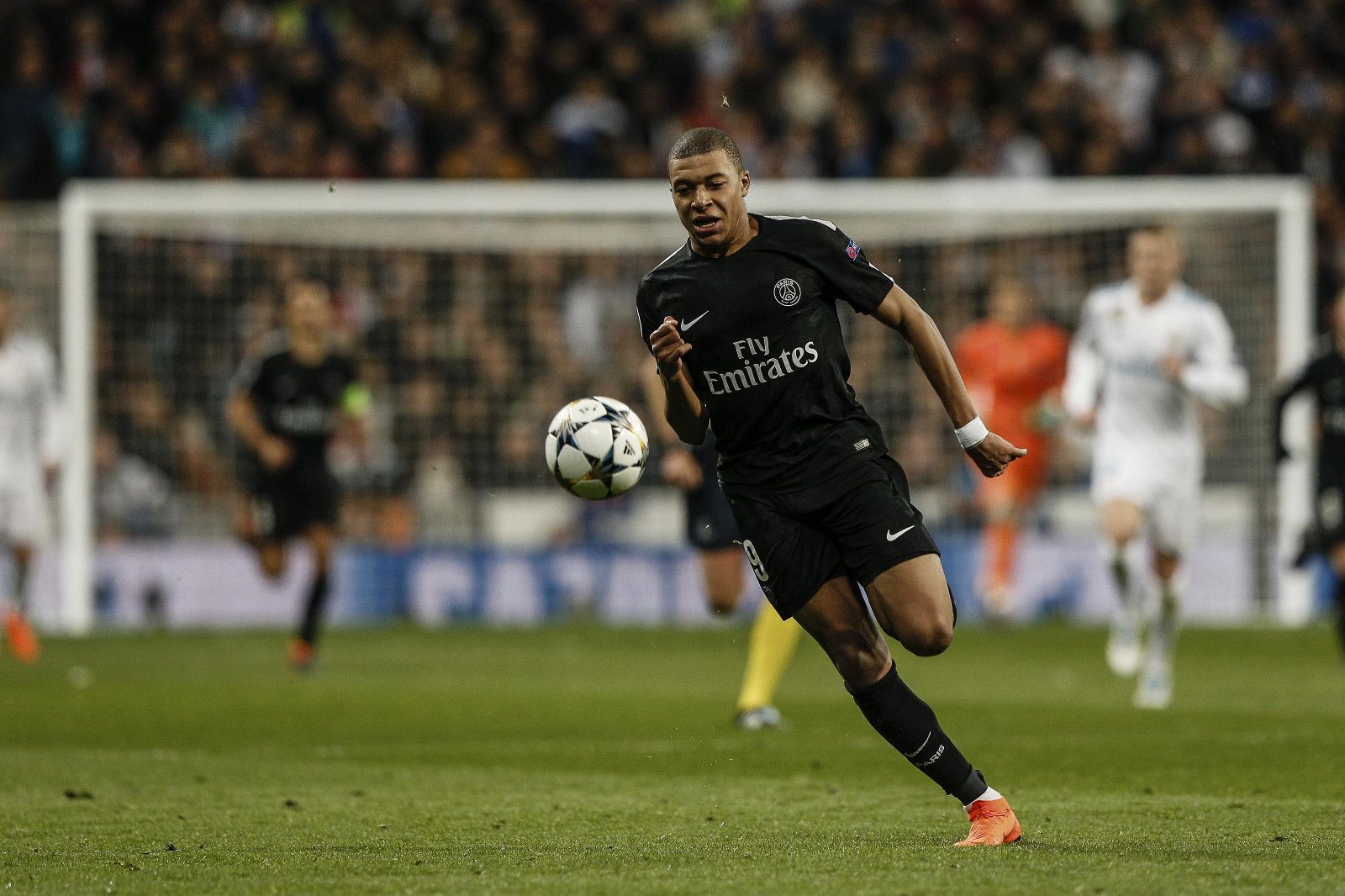 由于薪资微薄，意大利新闻工作者宣布在11月28日罢工（薪酬过低，意大利记者将于11月28日举行罢工）