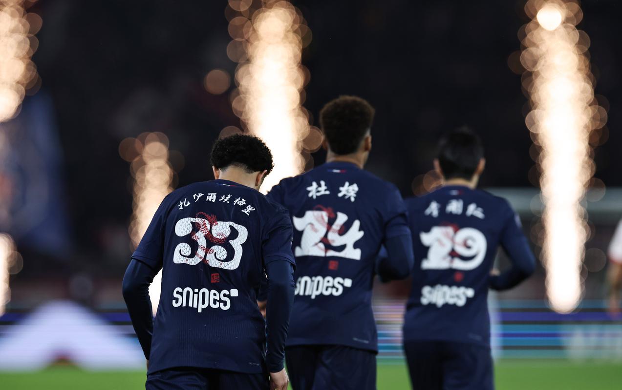 官方：拜仁女足中场齐焦蒂-奥尔默加盟曼联女足，双方签约2年（曼联女足官宣签下拜仁女足中场齐焦蒂-奥尔默，合同两年）