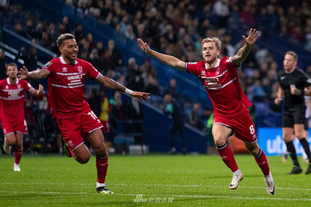 维拉vs阿森纳前瞻：英超前3大战 枪手主力双中卫缺席 谁也难赢（英超前三强强对话：维拉对阵阿森纳，枪手双中卫缺阵，难分高下）