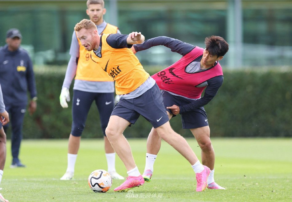 1-2折戟亚平宁！英超11.4亿豪门惨遭逆转跌出前8 各项赛事4场不胜（1-2客场折戟亚平宁！总身价11.4亿英超豪门遭逆转跌出前八 各赛事近4场不胜）