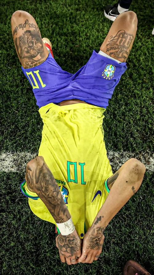 率重庆铜梁龙冲超，张外龙有望带领第5支球队征战中超（张外龙率重庆铜梁龙冲超，有望执教第5支中超球队）