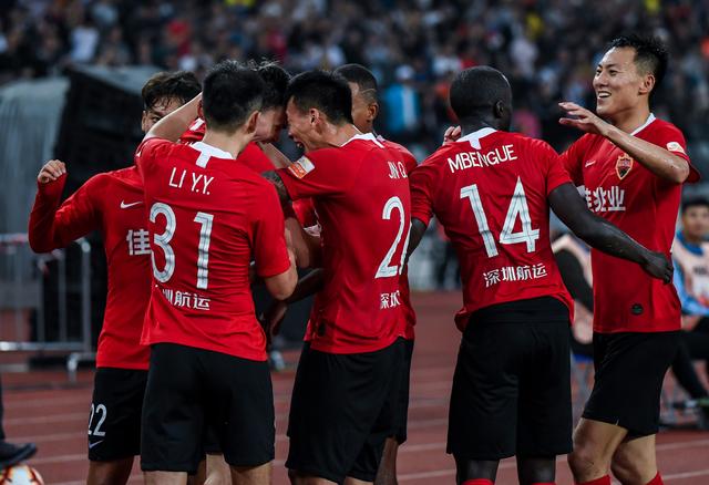 伊涅斯塔：佩德里不必成为我，希望他未来达到更高水平（伊涅斯塔：佩德里无需做我的翻版，期待他未来更上一层楼）